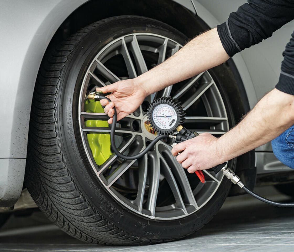 PISTOLA DE AR PNEUS SÉRIE PRO MANÓMETRO PRECISÃO 270º 12BAR / 170PSI 74018