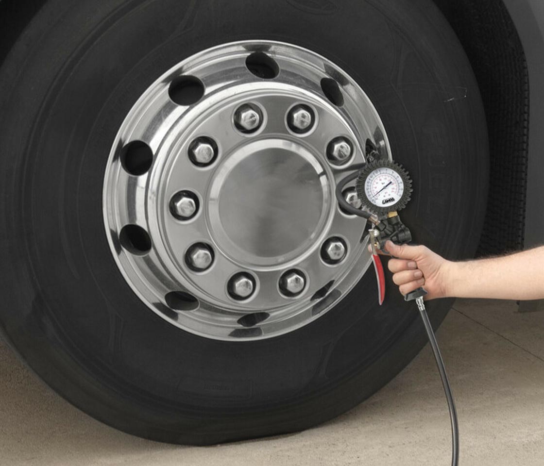 PISTOLA DE AR PNEUS SÉRIE PRO MANÓMETRO PRECISÃO 270º 12BAR / 170PSI 74018