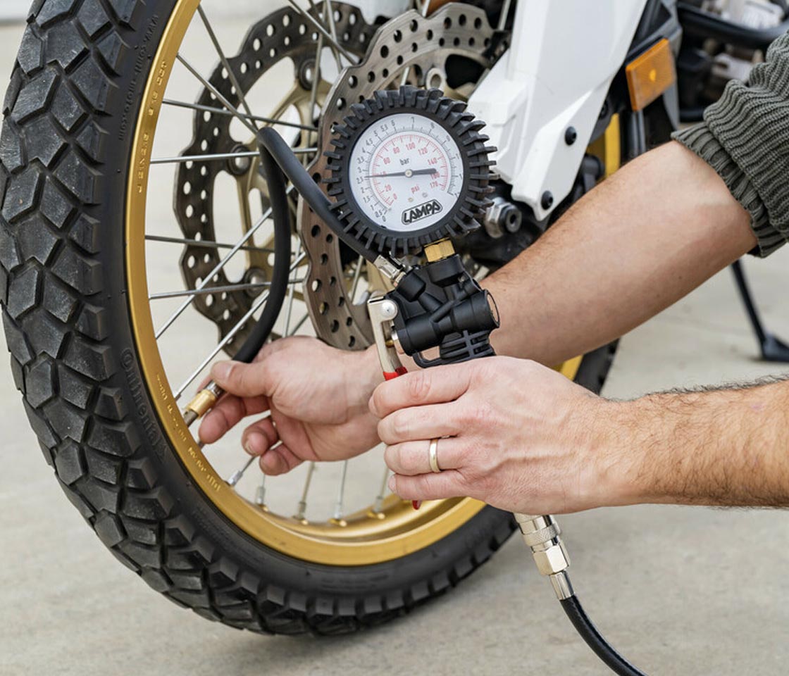 PISTOLA DE AR PNEUS SÉRIE PRO MANÓMETRO PRECISÃO 270º 12BAR / 170PSI 74018