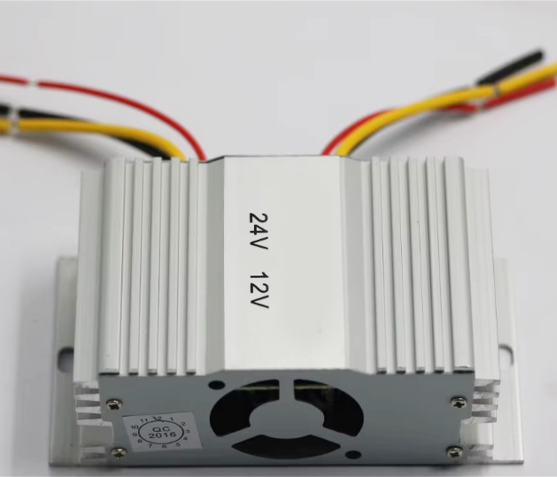 TRANSFORMADOR / INVERSOR DE CORRENTE 24V » 12V PARA CAMIÃO