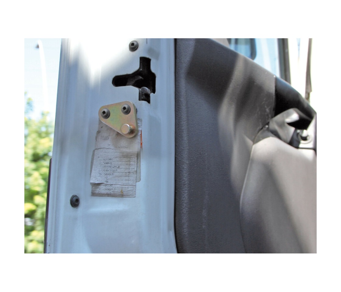 FECHOS PORTA ADICIONAIS PARA RENAULT PREMIUM 1/2 LAMPA 97991